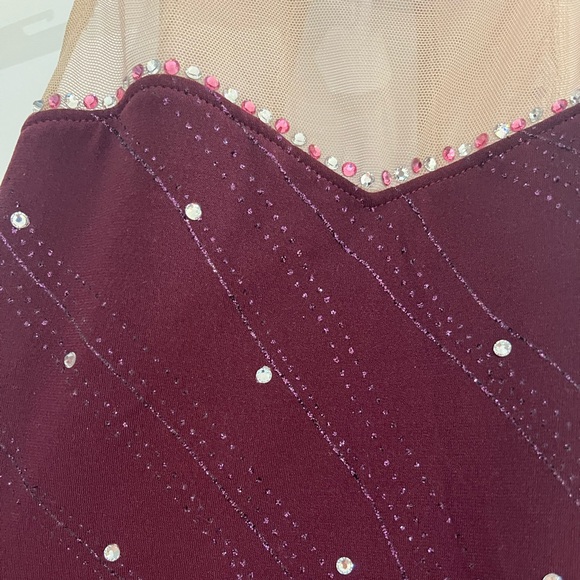 Figure Skating Dress Imperial Sportswear Purple Off Shoulder - Picture 4 of 4